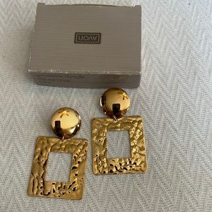 NIB Avon earrings